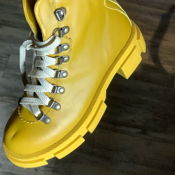 NY 77 DESIGN Maze Yellow Leather Lace Up Boot - Picture 4 of 11